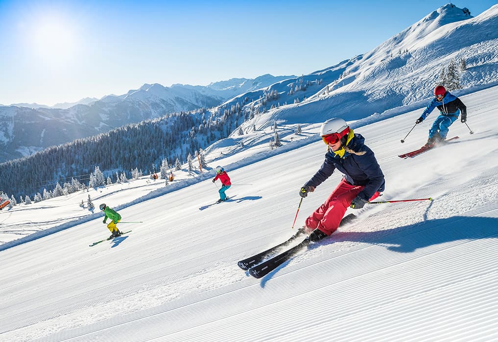 Skiing holiday in Flachau and stay at the Hotel Waidmannsheil directly at the slopes