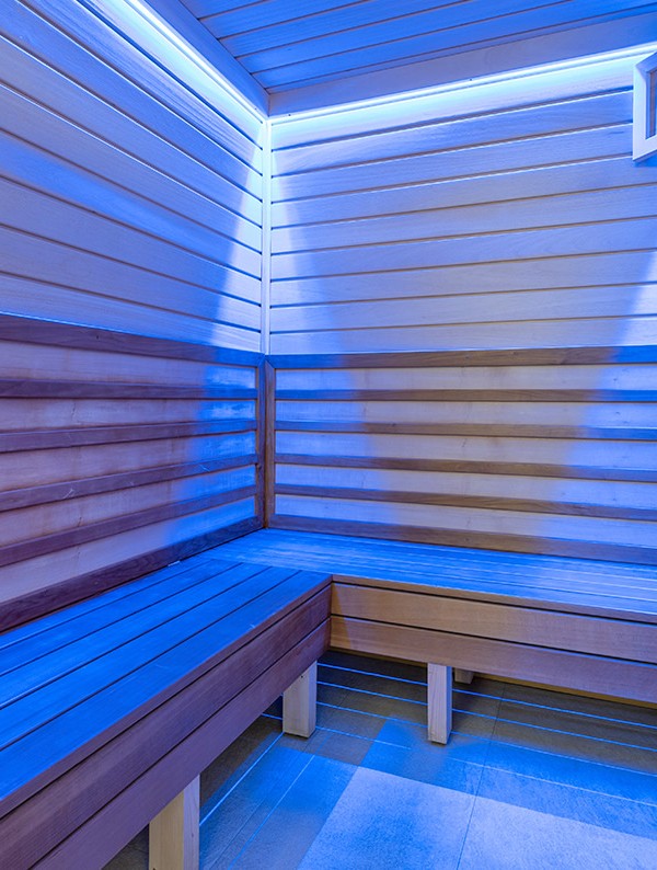 Farbspiel in der Sauna