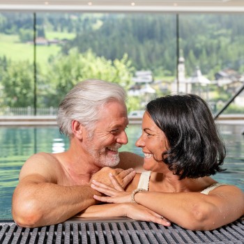 Schwimmen im Hallenbad