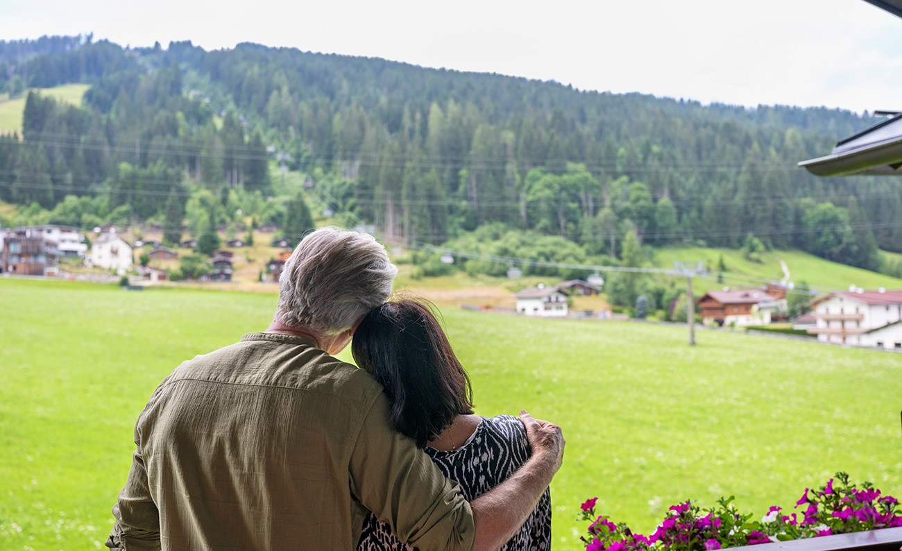 Den Ausblick vom Balkon genießen